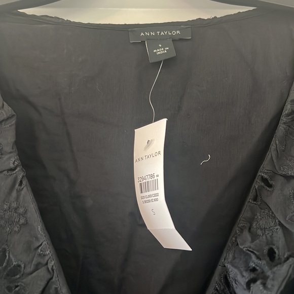 Ann Taylor Women’s Eyelet Blouse - Picture 3 of 4